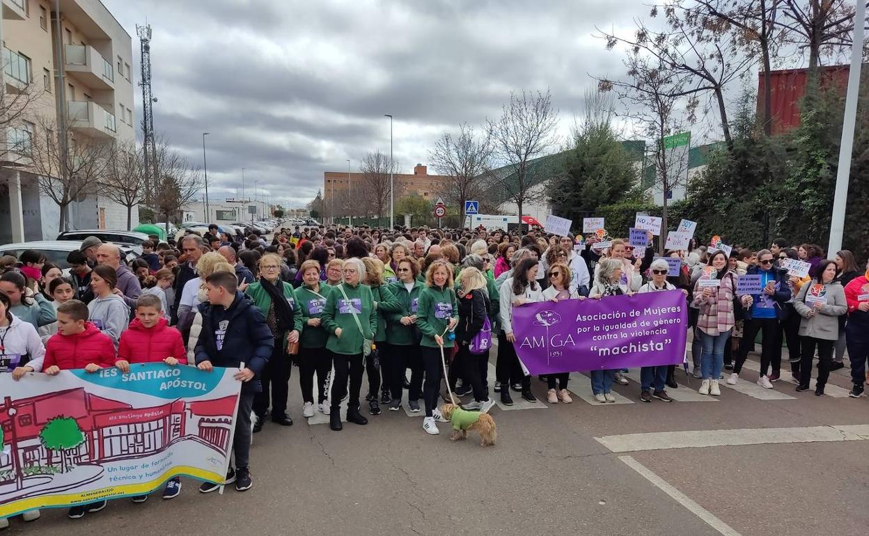Estudiantes de los tres institutos y once asociaciones han participado. 