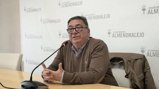 El alcalde de Almendralejo señala que «se está sacando de contexto» el tema del regadío