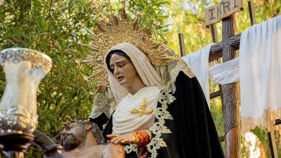 Viernes Santo, pendientes del cielo