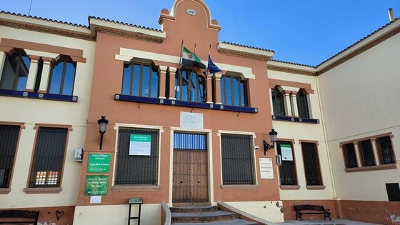 El emplazamiento de la EOI centra el encuentro del alcalde con la consejera de Educación