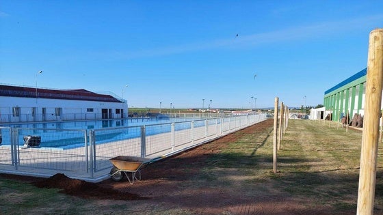 Acometen una serie de obras en la piscina antes de su apertura