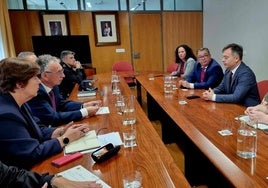 Un momento de la reunión mantenida en la Delegación del Gobierno