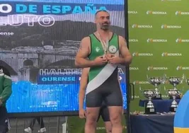 Jesús Rodríguez con la medalla de bronce