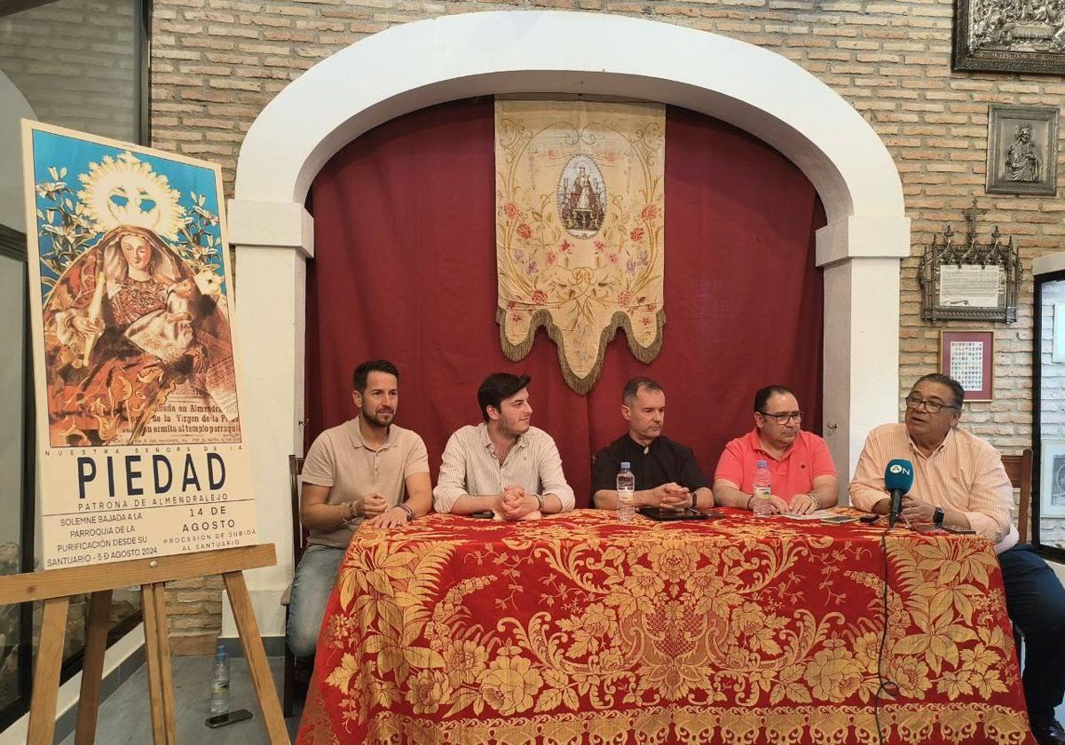 El traslado de la Patrona en procesión cumple 75 años