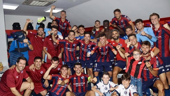 El Extremadura golea 4-0 al Santa Amalia