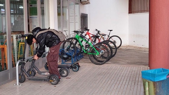 A clase sin libros y con la mochila más ligera