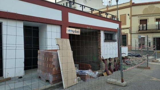 Las obras del centro de transformación del nuevo mercado paradas desde hace varios días