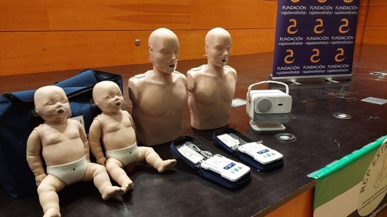 La asociación RCP Extremadura renueva su material