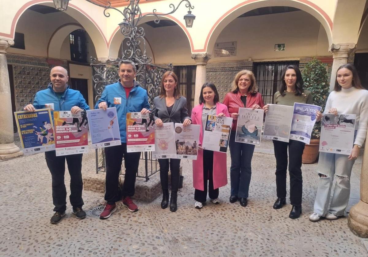 Las actividades se han presentado en el Ayuntamiento almendralejense