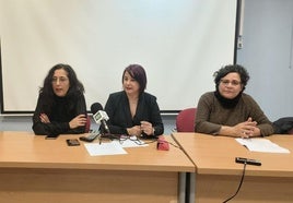 Noemi Domínguez, Macarena Domínguez y Julia Sánchez, durante la presentación