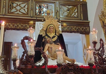 María Santísima de la Piedad en el interior de la iglesia de Los Padres