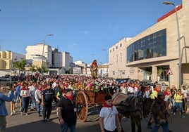 El Santo volvió de nuevo a su tradicional carreta para hacer el camino