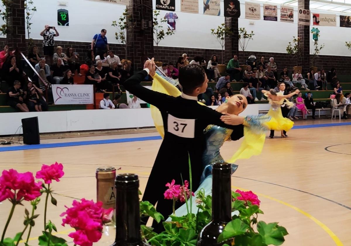 Dos campeonatos de baile deportivo concentran a más de 300 deportistas este fin de semana