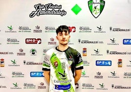 Luis Gonzalo Díaz con la camiseta del CV Almendralejo