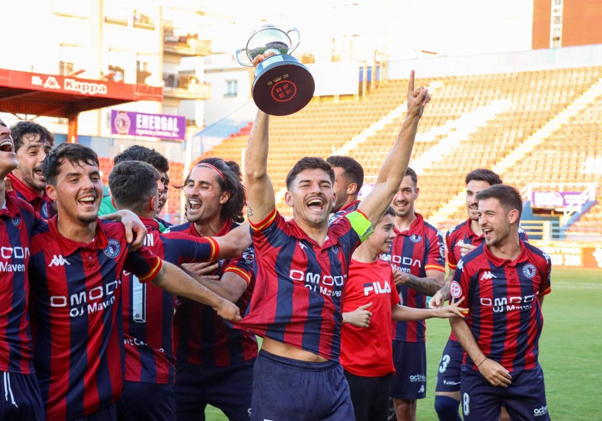 El CD Extremadura anuncia sus cinco primeras bajas