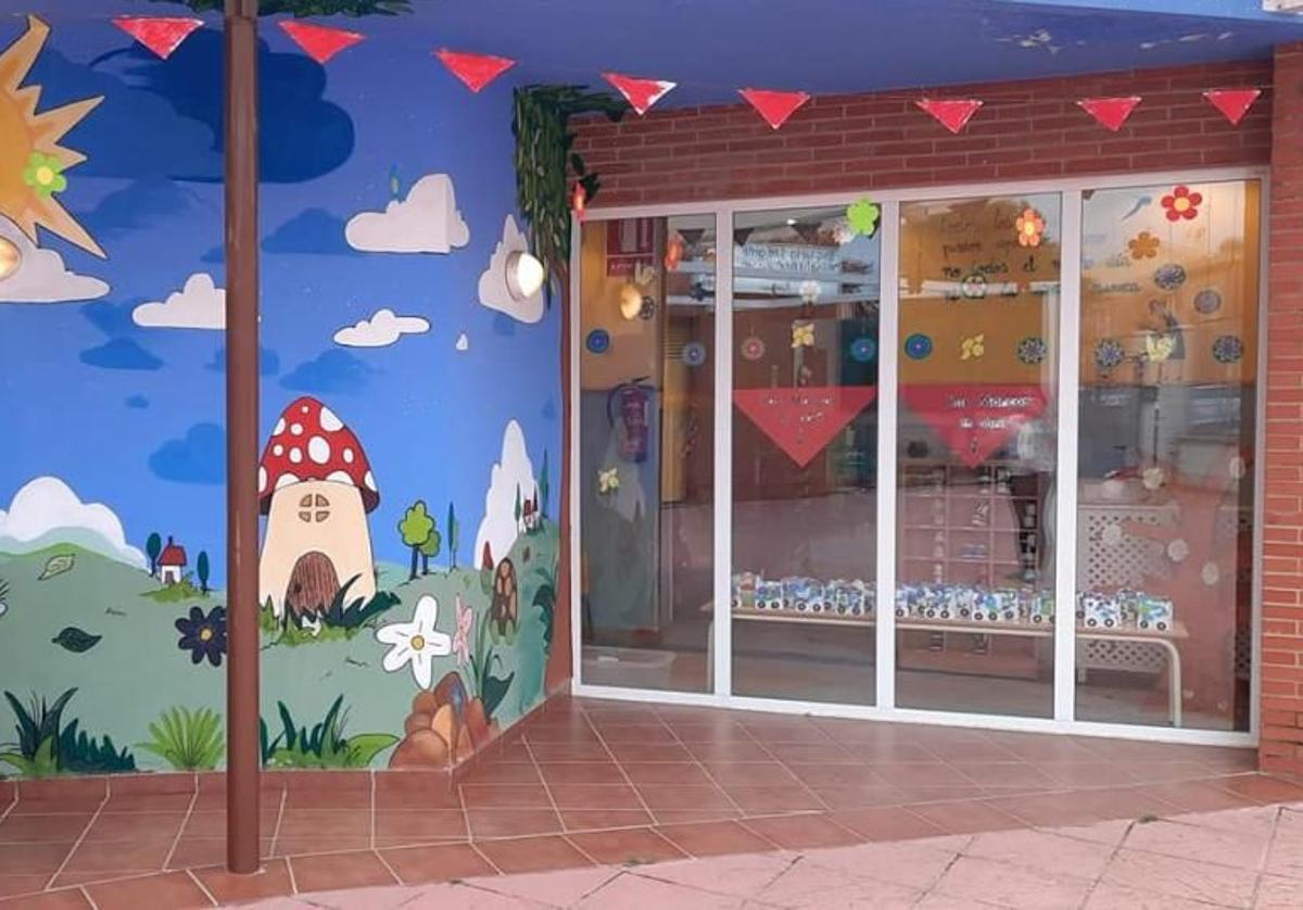Entrada al centro educativo que oferta las plazas