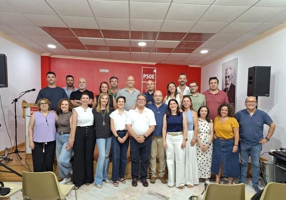 Foto de familia de la nueva ejecutiva local del PSOE