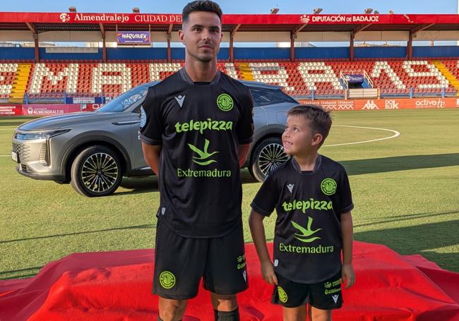 El negro predominará en la tercera equipación