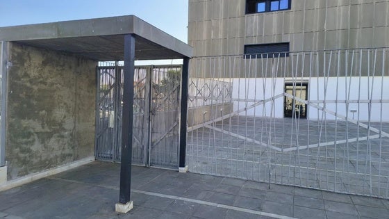 Las viviendas sociales siguen sin uso al carecer aún de luz y agua