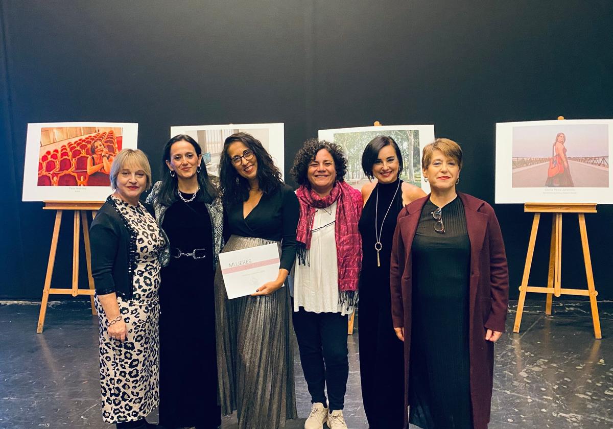 Representantes de la junta directiva de la asociación