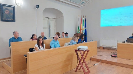 Salen adelante las mociones de la oposición en el último pleno