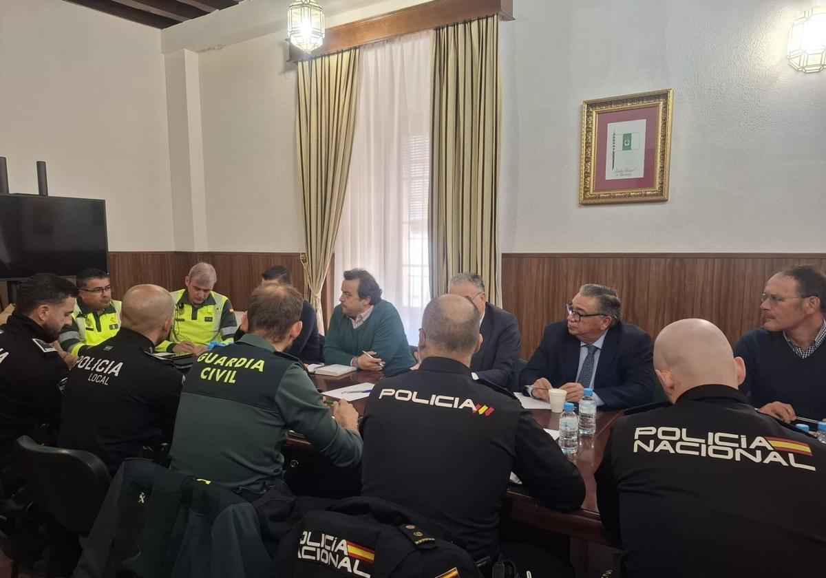 Un momento de la reunión mantenida ayer en el Ayuntamiento