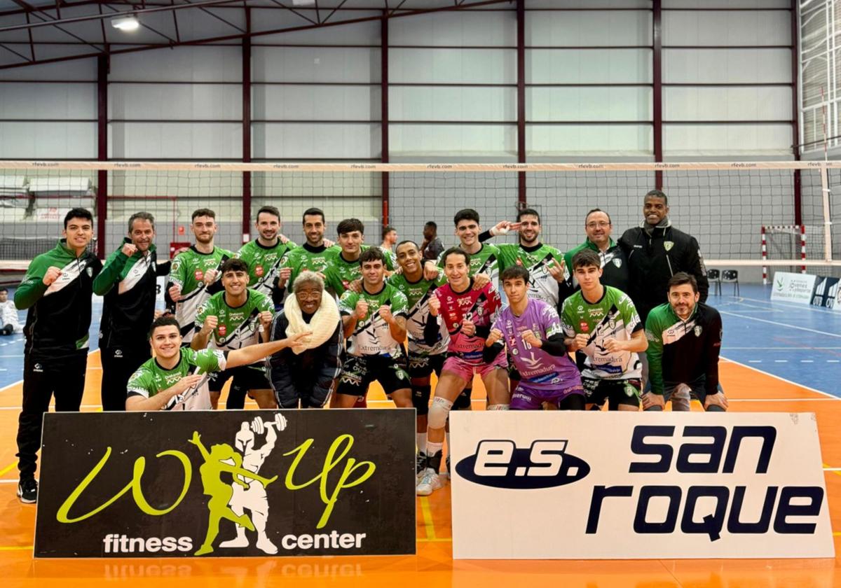 La plantilla celebró una nueva victoria como local esta temporada