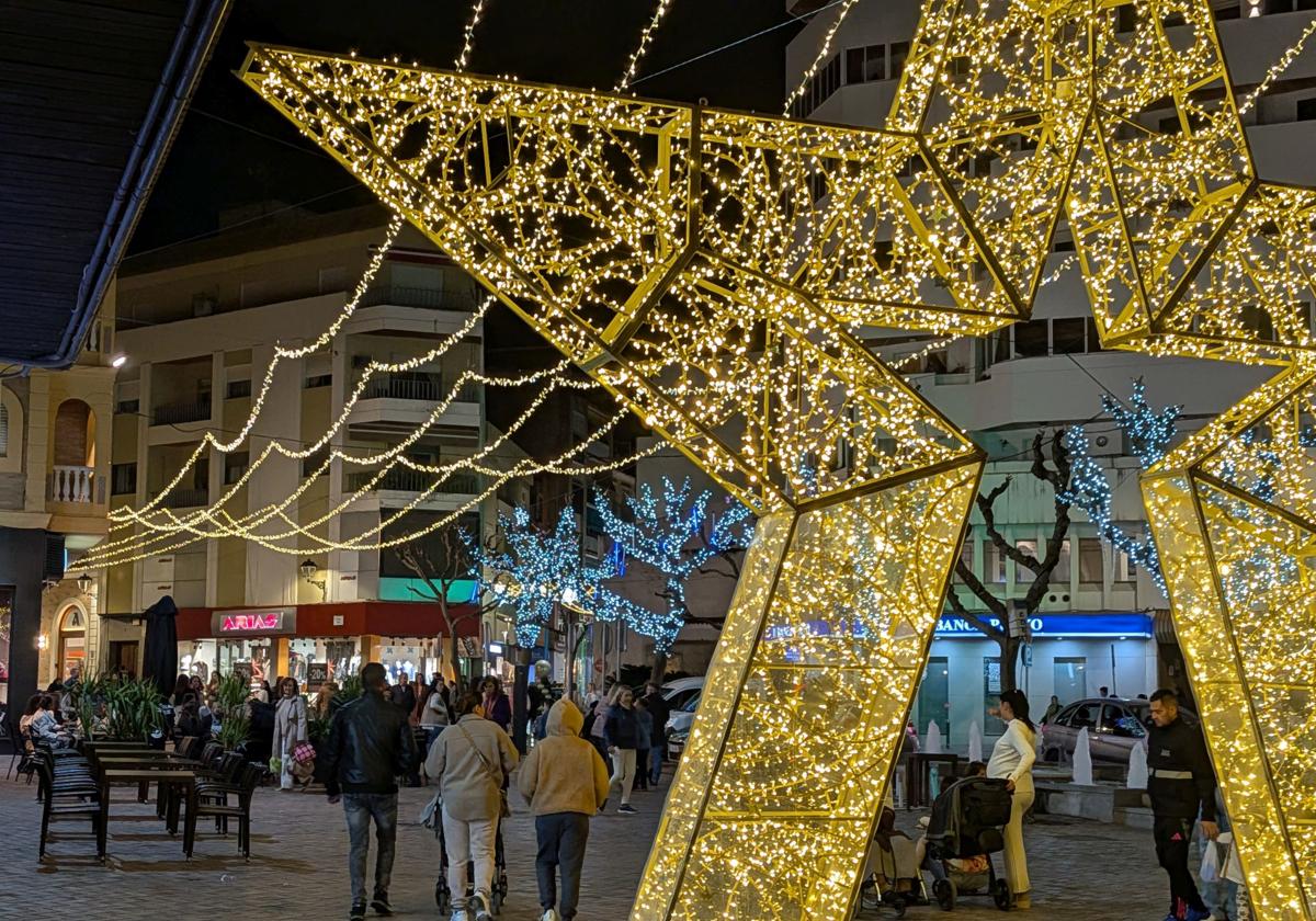 El Consistorio quiere incentivar la decloración particular de fachadas y calles esta Navidad