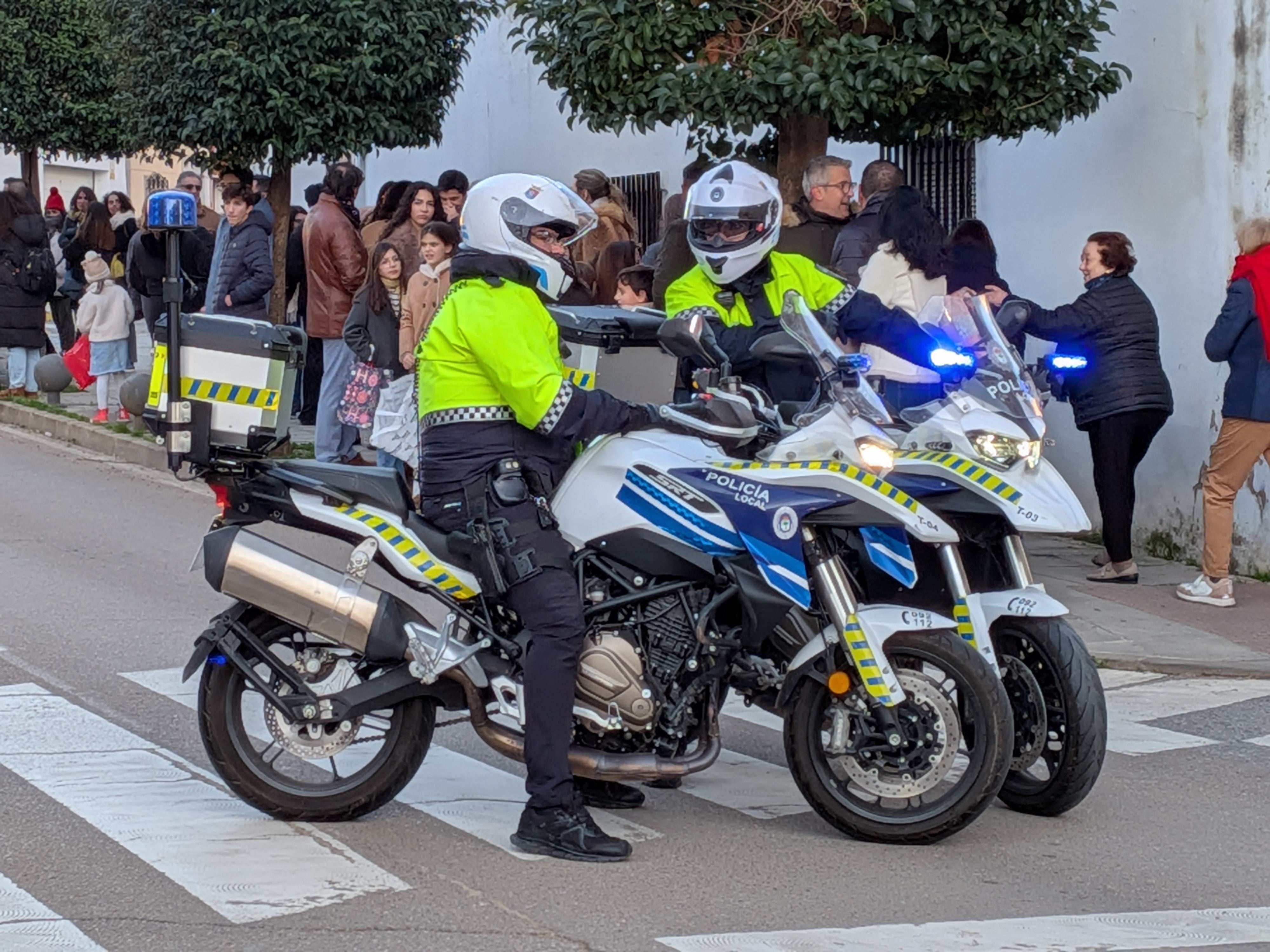 La cabalgata de Reyes de Almendralejo en imágenes