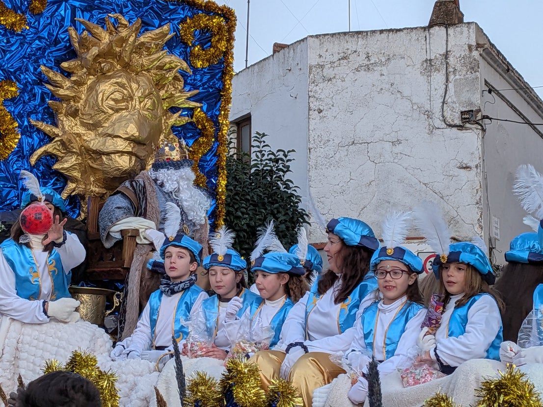La cabalgata de Reyes de Almendralejo en imágenes