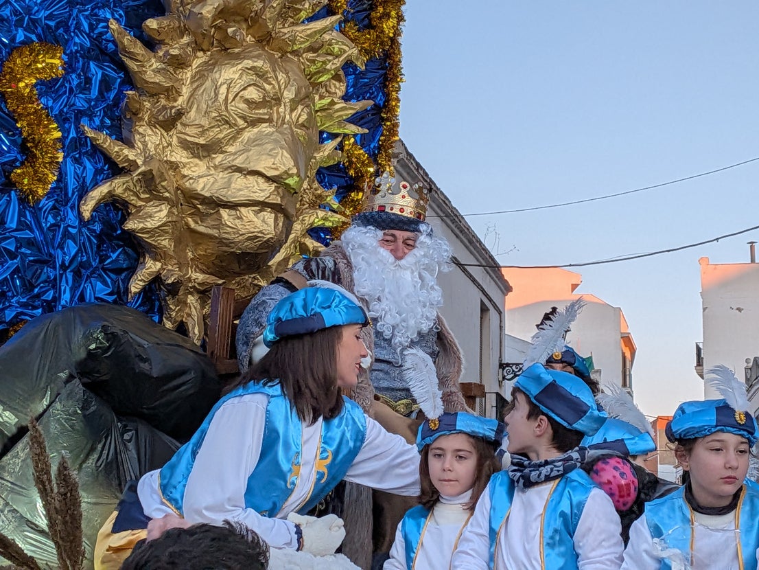La cabalgata de Reyes de Almendralejo en imágenes