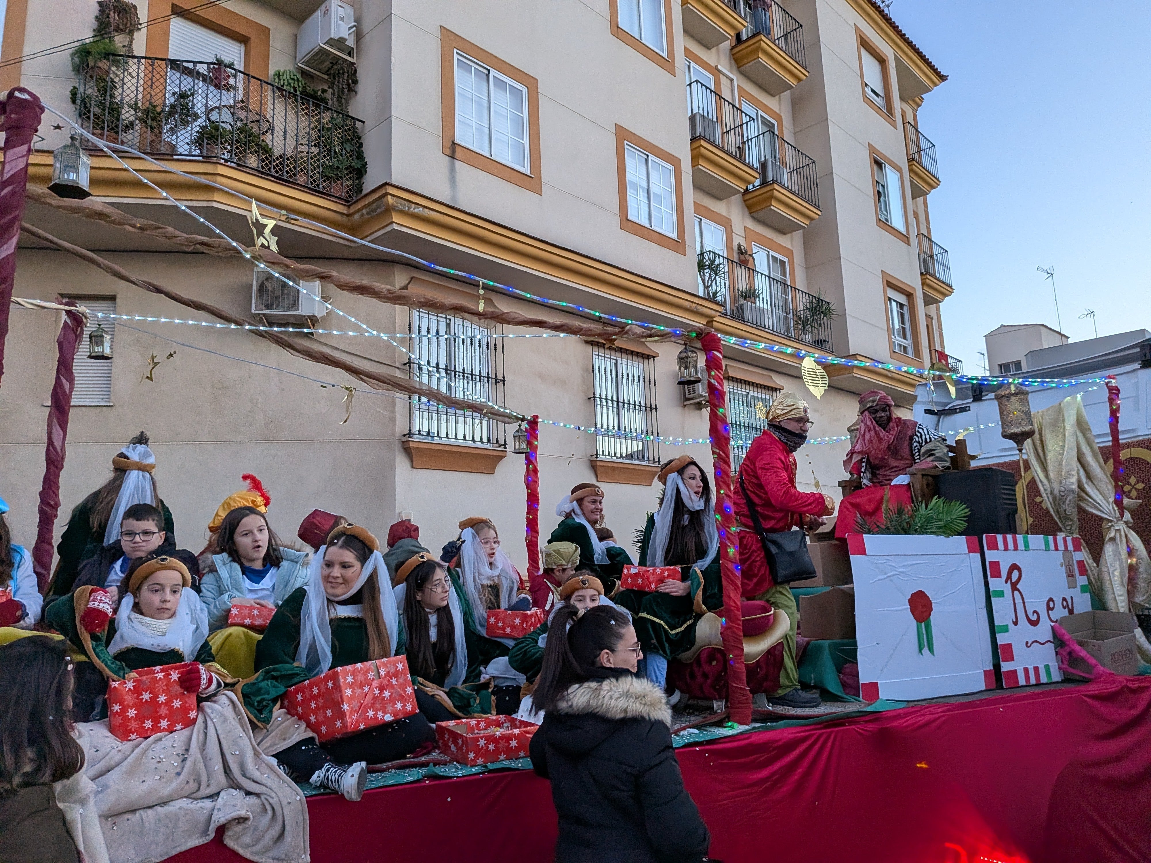 La cabalgata de Reyes de Almendralejo en imágenes