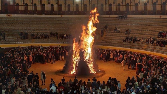 La celebración de Las Candelas sigue adelante a pesar de que previsión del tiempo no acompaña