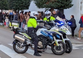 El nuevo texto mejora la situación laboral de los policías locales, entre otros trabajadores.