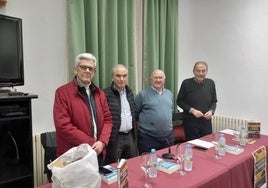 Los tres autores, a la derecha, tras la presentación en el Círculo Mercantil hace unos días