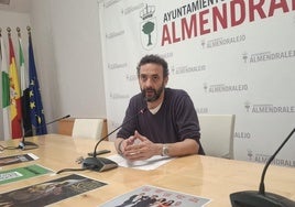 Domingo Cruz, concejal de Acción y Promoción Cultural, ha sido el encargado de la propuesta