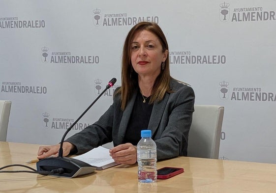 Juliana Megías, edil de Hacienda, esta mañana durante la presentación