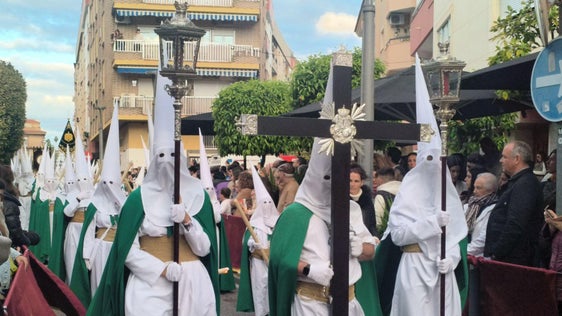 Los Estudiantes realizan uno de los recorridos más largos de las procesiones