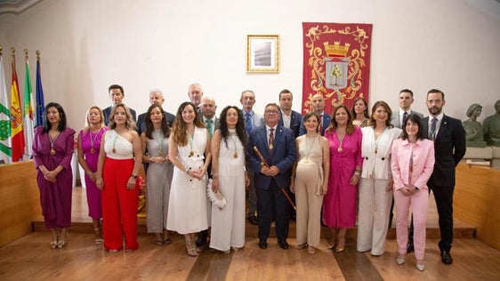 Foto de la corporación municipal el día de la toma de posesión en junio de 2023