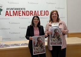 La concejala de Festejos, junto a Mari Hierro, presidenta de la hermanada