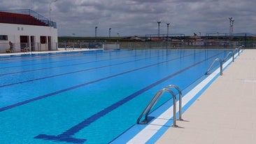 La piscina del polideportivo reabrió al público, tras su reforma, en el verano de 2023