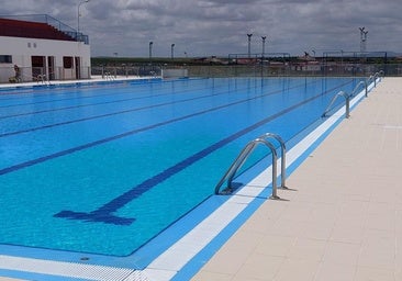 La piscina del polideportivo reabrió al público, tras su reforma, en el verano de 2023