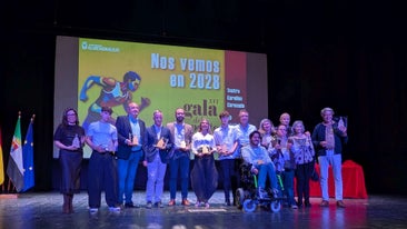 Foto de familia de los galardonados a la conclusión de la gala