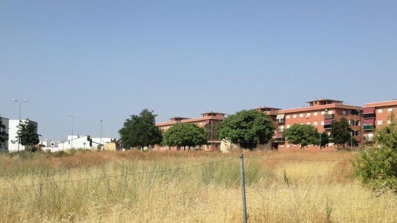 Un bando municipal llama a adecentar solares y fachadas en mal estado