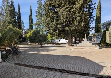 Interior del camposanto almendralejense