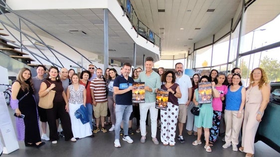 Hierro, en el centro, junto a responsables de Maven e Hijos y Feafes
