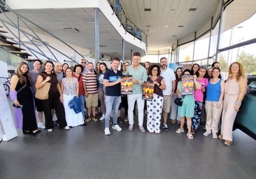 Hierro, en el centro, junto a responsables de Maven e Hijos y Feafes