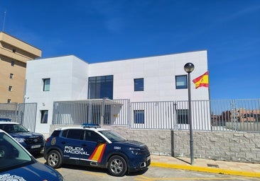 Fachada de la Comisaría de la Policía Nacional en Almendralejo