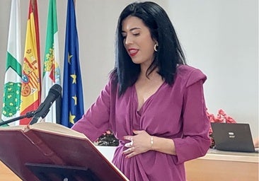 Isabel Cortés, durante la toma de posesión como concejala popular en el Ayuntamiento