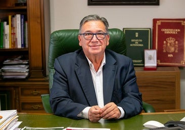 José María Ramírez Morán en su despacho de alcaldía